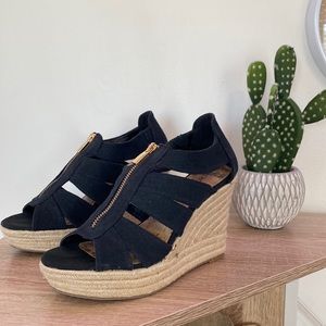 Black wedge shoes